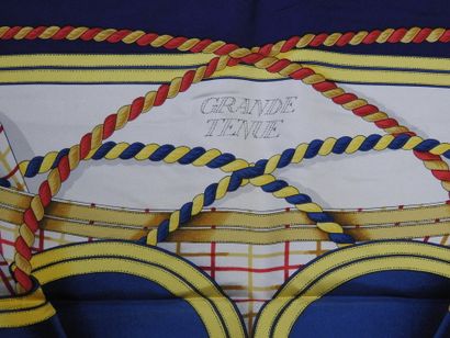 HERMES - Paris
Hand-rolled silk square 