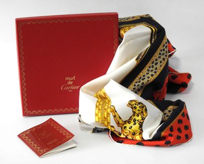 MUST de CARTIER - Paris 
Carré de soie modèle...