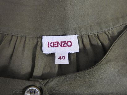 KENZO
Blouse légère kaki en coton, boutonnage...