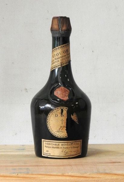 1 bottle
La Bénédictine - D.O.M. - A. Legrand...