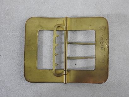 MODE
Boucle de ceinture de forme rectangulaire...