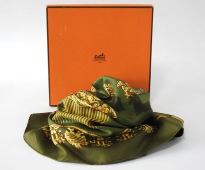 HERMES - Paris
Carré de soie modèle 