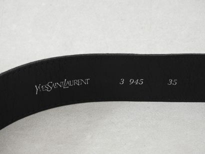 Yves SAINT-LAURENT
Quadrangular buckle belt...