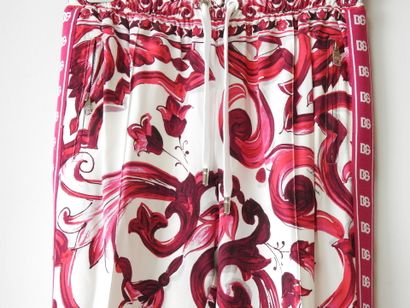 DOLCE & GABBANA
Rayon and elastane jogging...