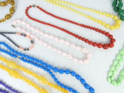 BIJOUX FANTAISIE. Lot comprenant colliers...