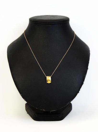 CHAINE et PENDENTIF en or jaune 750/1000°....