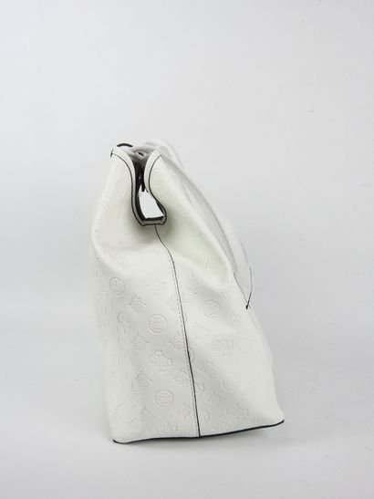 GUESS. Sac à main Convertible Pouch blanc,...