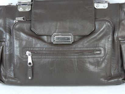 LE TANNEUR. Brown leather handbag. 24 x 34...