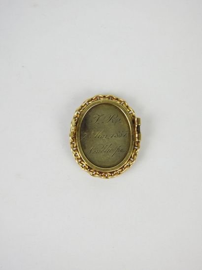 BROCHE en or jaune 750/1000° à décor d'un...