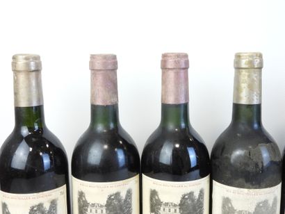 11 bouteilles CHATEAU DASSAULT, Saint-Emilion,...