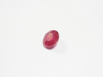 RUBIS sur feuille. 7,88 ct (traité).