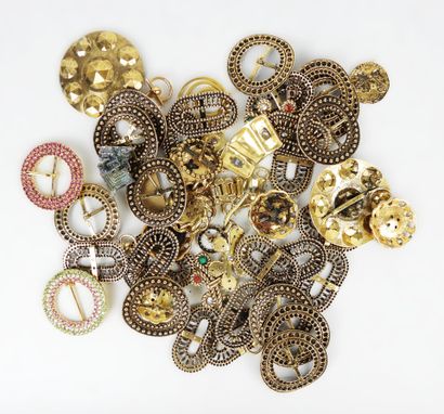 BIJOUX FANTAISIE. Lot comprenant boutons,...