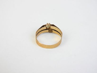 BAGUE en or jaune 750/1000° et pierres de...