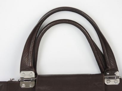LE TANNEUR. Brown leather handbag. 24 x 34...