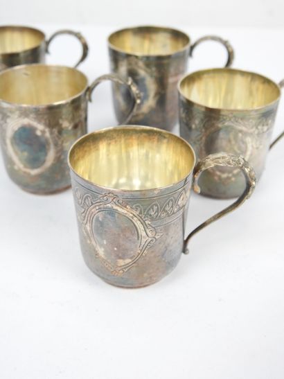 CINQ TASSES miniatures en argent Poinçon...