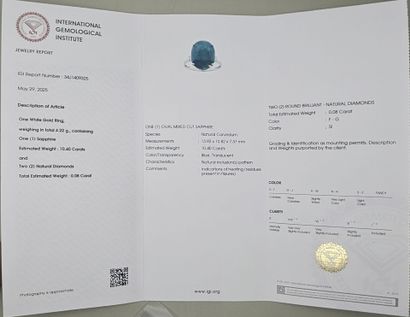 Bague en or gris 750 millièmes centrée d'un...
