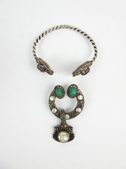 Lot de 2 bijoux provençaux en argent comprenant...