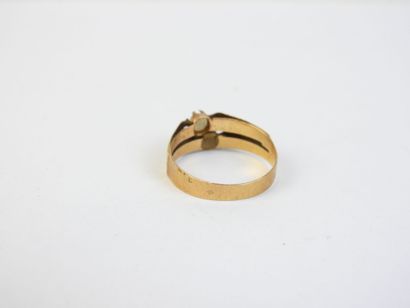BAGUE en or jaune 750/1000° et pierres de...