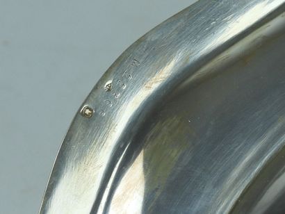 925/1000° silver SQUARE FLAT with shell decoration....