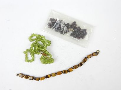 COSTUME JEWELRY. Lot including necklaces...
