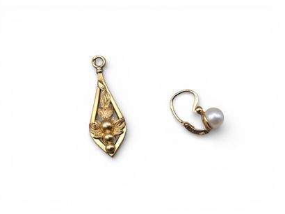 LOT de 2 bijoux en or jaune 750 millièmes...