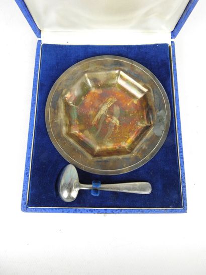 LOT comprising silver-plated serving ladle,...