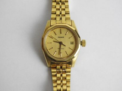TISSOT : Montre d'homme en acier et métal...