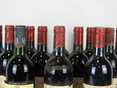 12 bouteilles : 11 bouteilles Chateau Branaire...