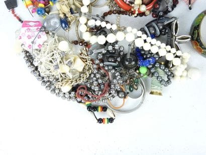 COSTUME JEWELRY. Lot including bracelets,...