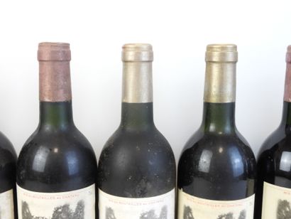 11 bouteilles CHATEAU DASSAULT, Saint-Emilion,...