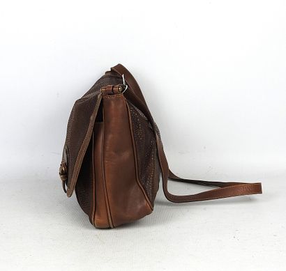 LA BAGAGERIE - Paris. Brown leather shoulder...