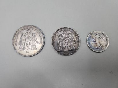 Ve RÉPUBLIQUE.
Lot de 3 pièces de monnaie...