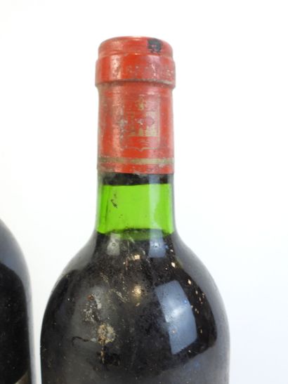 2 bouteilles : 
1 bt CHATEAU PEYBONHOMME...