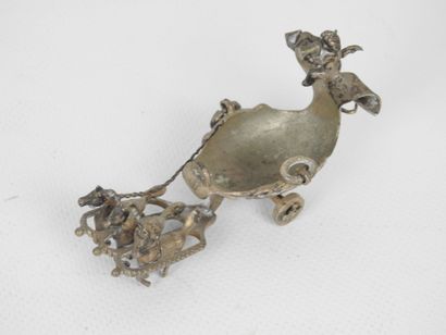 CUILLERE Saupoudreuse en argent 925/1000°....