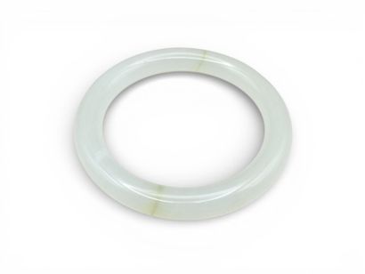 BRACELET jonc en jade.
TDP : 6 cm.