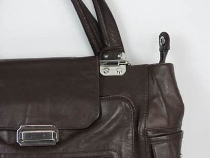 LE TANNEUR. Brown leather handbag. 24 x 34...
