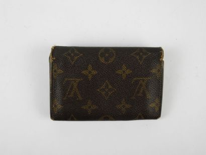 LOUIS VUITTON - Paris. Monogram canvas purse....