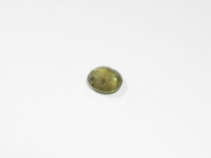 SAPHIR sur feuille. 4,65 ct (traité).
