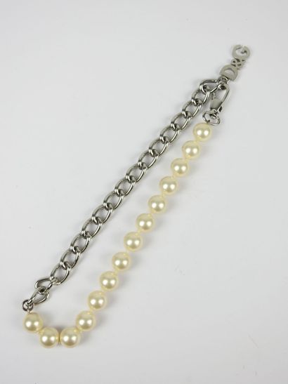 DOLCE GABBANA. Collier de perles fantaisie...
