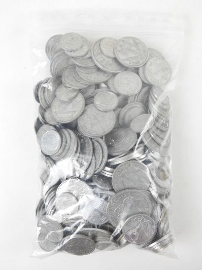 FRANCE et MONDE. Importante collection de...