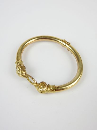 BRACELET en or jaune 750/1000° à décor de...