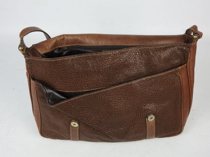 LA BAGAGERIE - Paris. Brown leather shoulder...