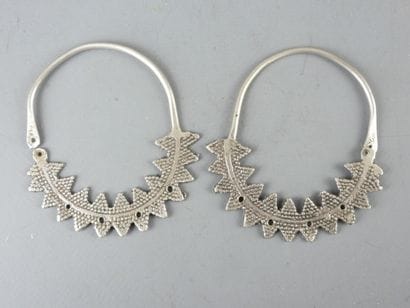 Three silver BUCKLES. Total weight 108 gr....