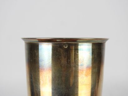TIMBALE en argent 925/1000° à décor d'un...