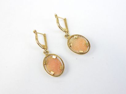 Paire de BOUCLES D'OREILLES en or jaune 750/1000°...