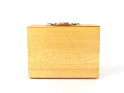 KENZO. Valise de présentation de parfums....