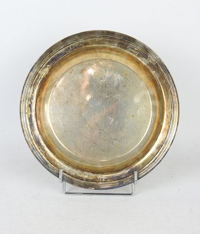 Reunion of a circular serving platter and...