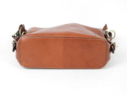 KATANA. Sac à main en cuir de vachette brun....