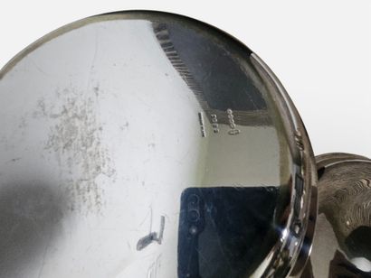 LOT of 2 shaped pieces in silver-plated metal,...
