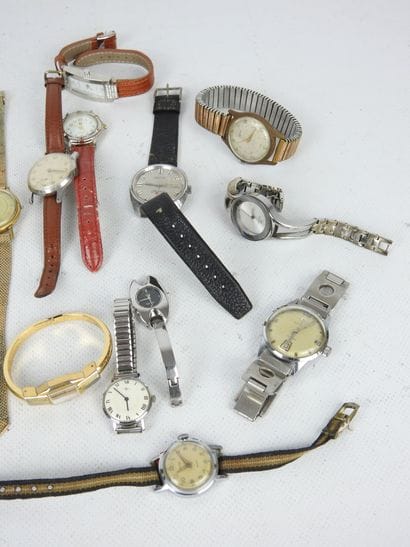 LOT OF WATCHES including Pierre Laurier,...